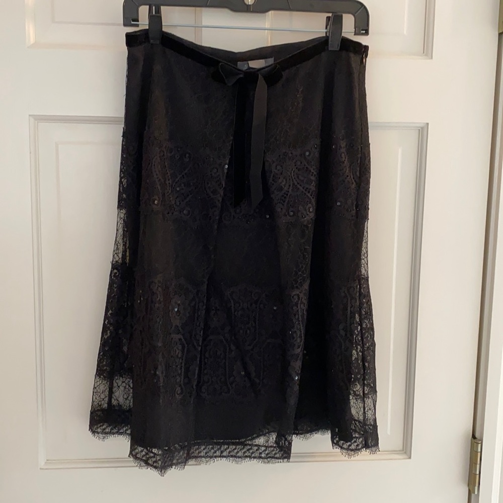 Ann Taylor black lace skirt w/ sequins; size 6